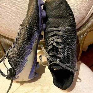 Speed Viper Girls purple soccer cleats, size 4
